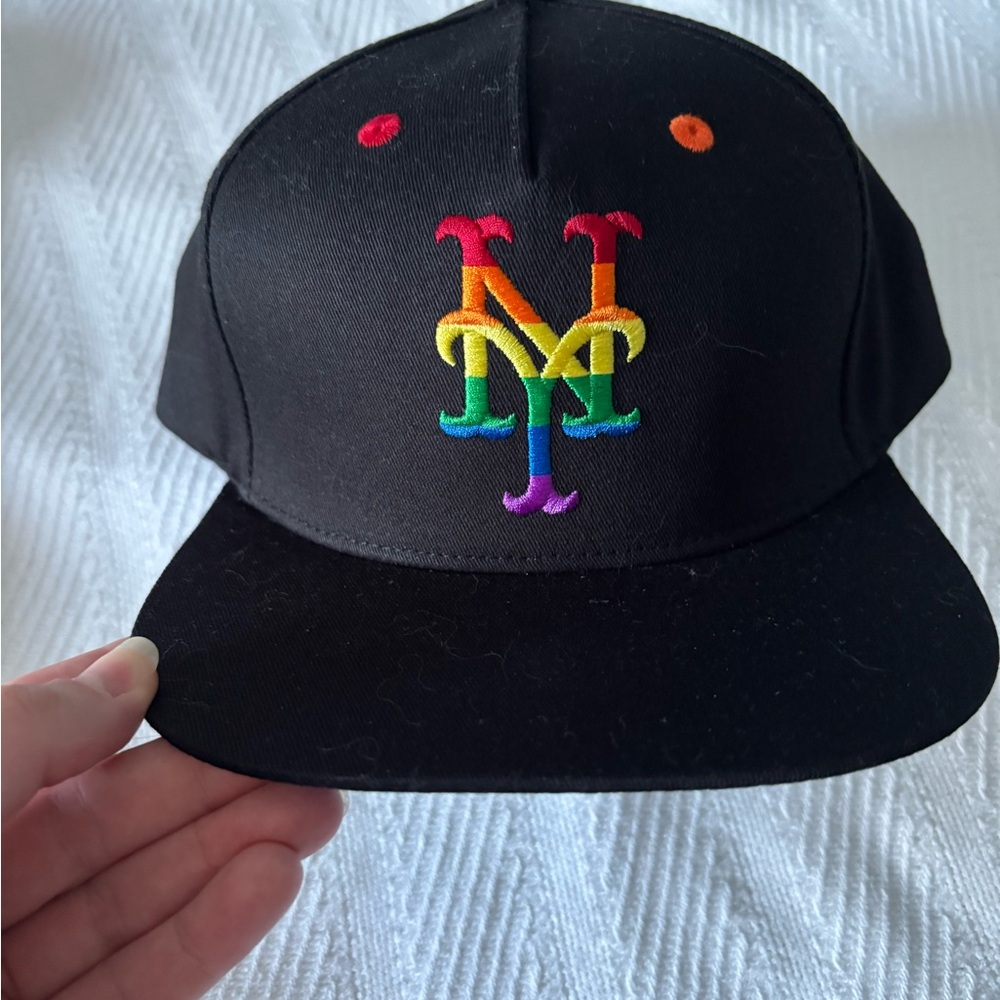 New York Mets Pride Hat